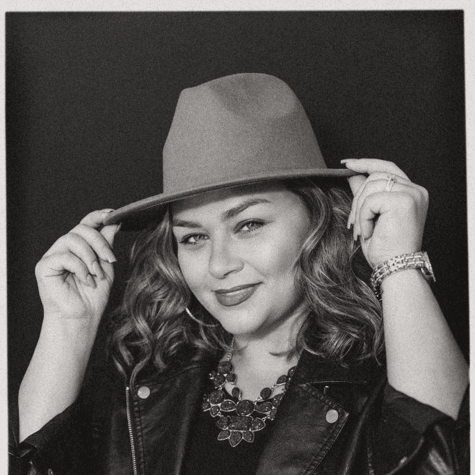 Portrait of Samantha Ceriotti, a professional stylist at Salon CG, showcasing their expertise and style.