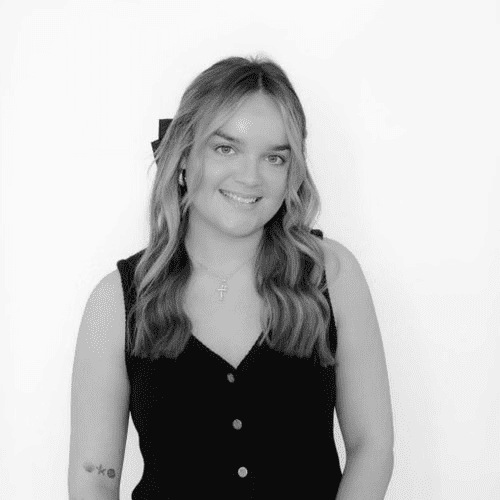 Portrait of Hannah Brown, a professional stylist at Salon CG, showcasing their expertise and style.